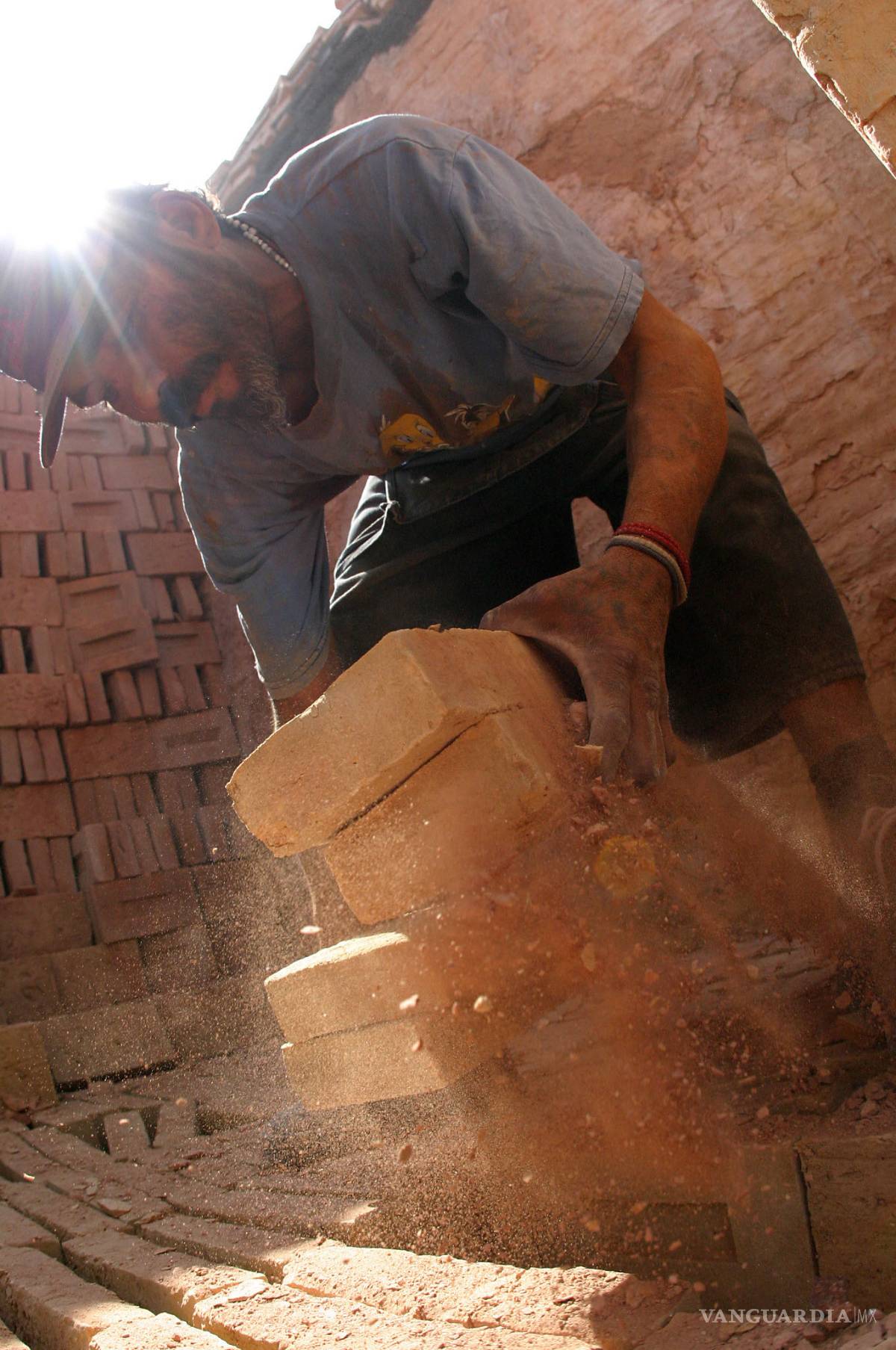 $!Se desmorona un oficio en Saltillo: el ladrillero