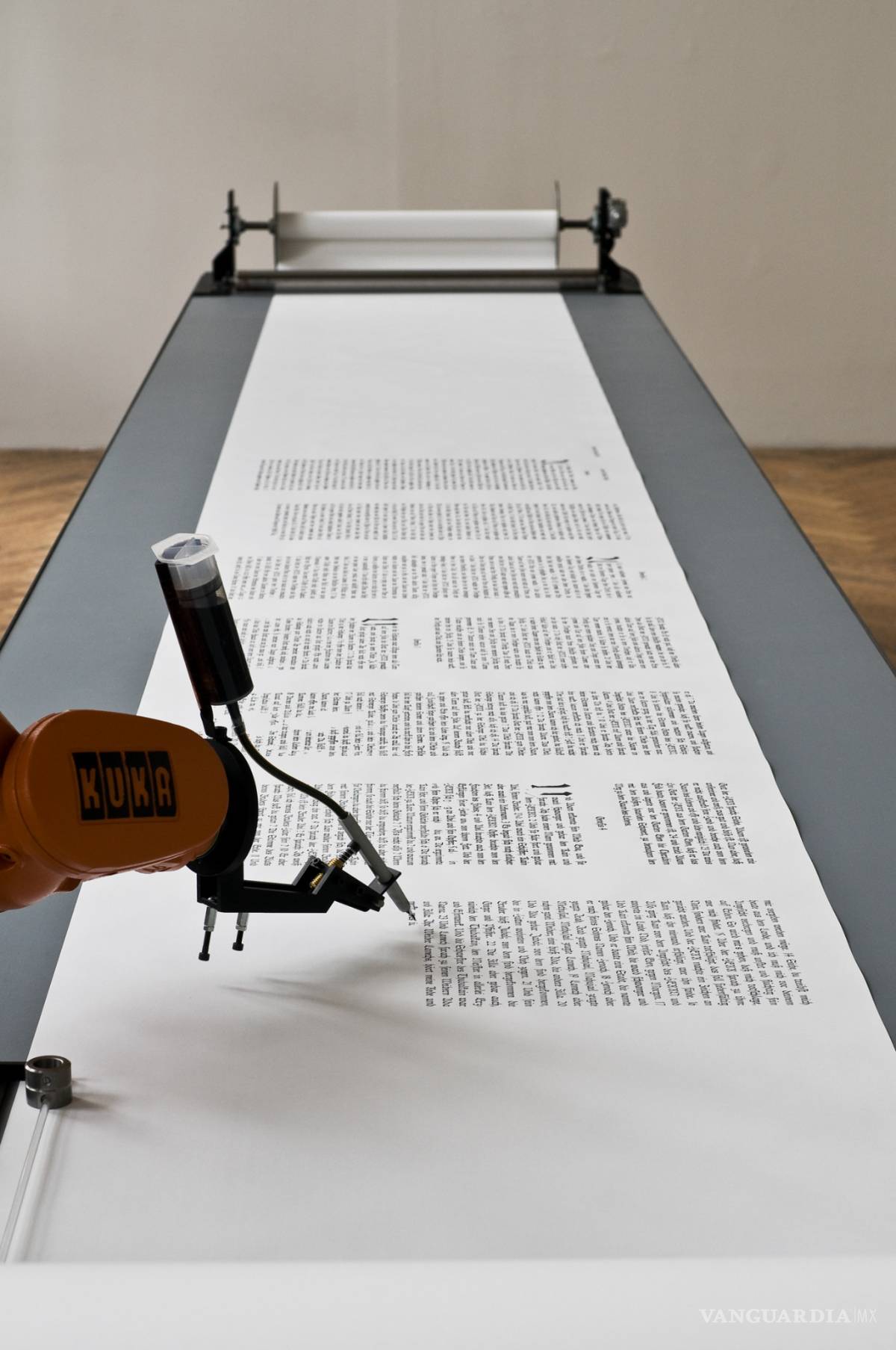 $!Revoluciona robot escritor la Feria del Libro de Fráncfort