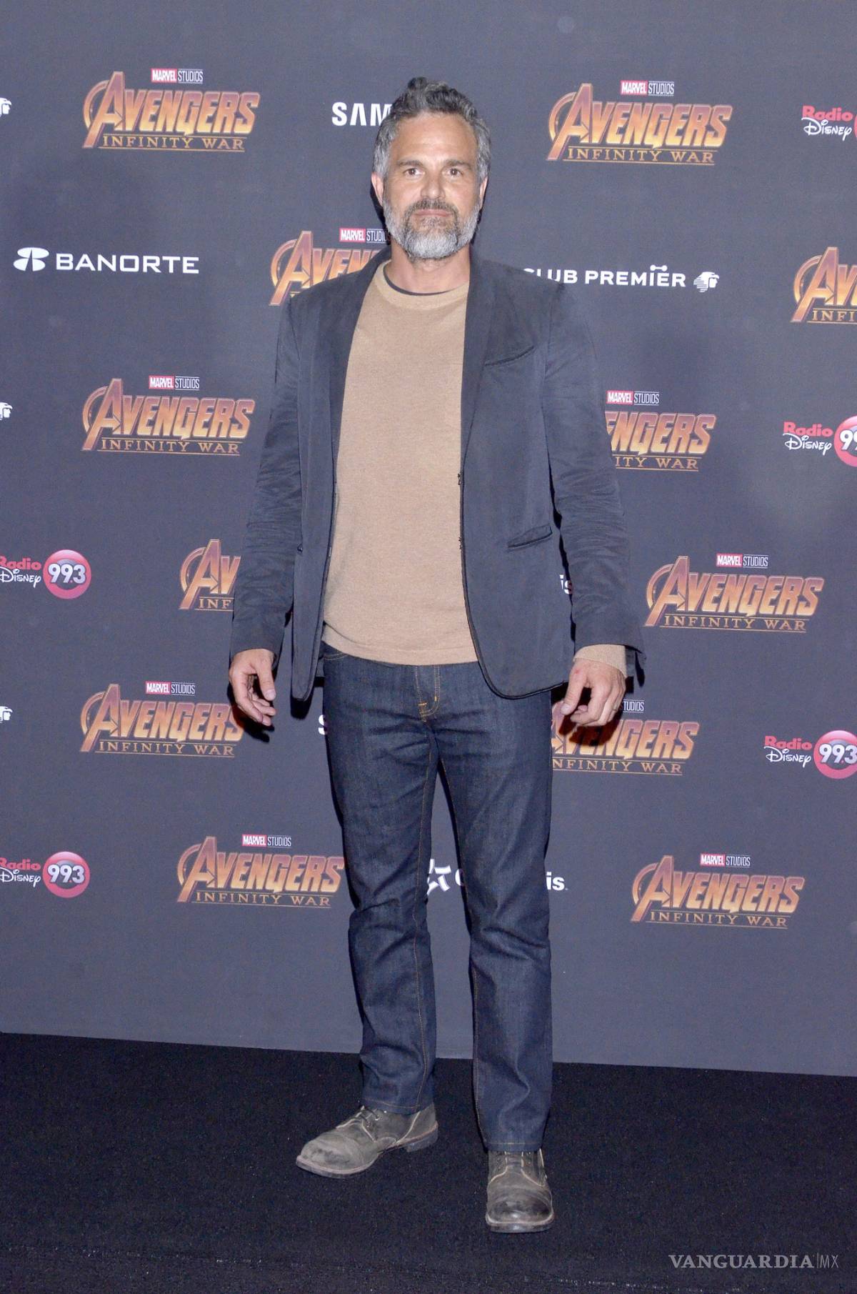 $!Mark Ruffalo se pone sombrero charro y la verde durante la promoción de Avengers en México