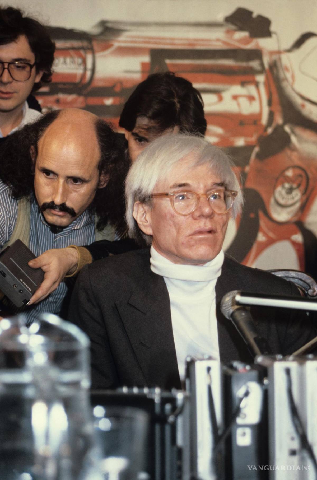 $!El artista estadounidense Andy Warhol, una de las figuras claves del pop art, en una imagen de archivo en Madrid en 1983. EFE/ra