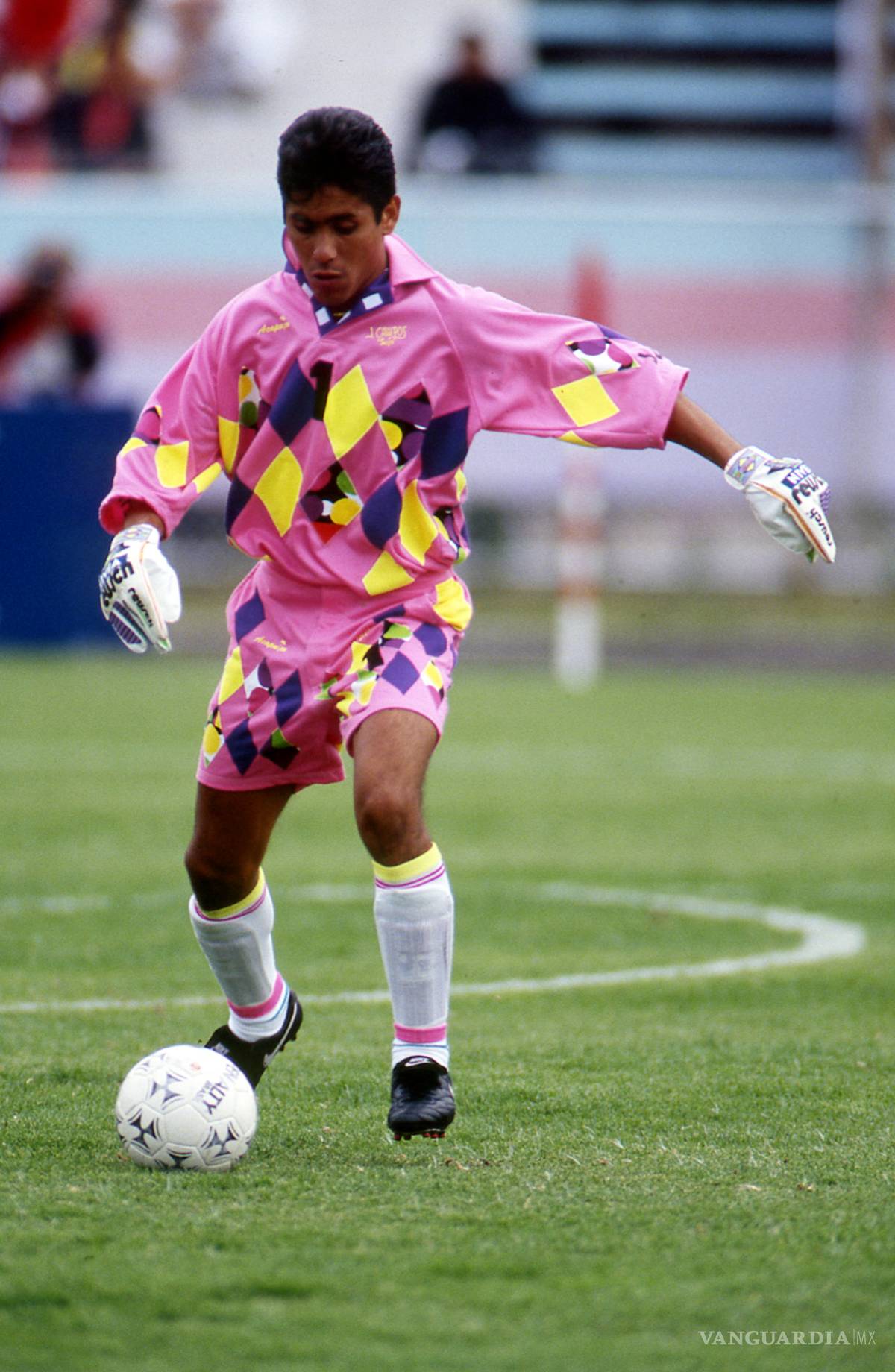 $!Los 14 mejores uniformes de Jorge Campos (fotos)