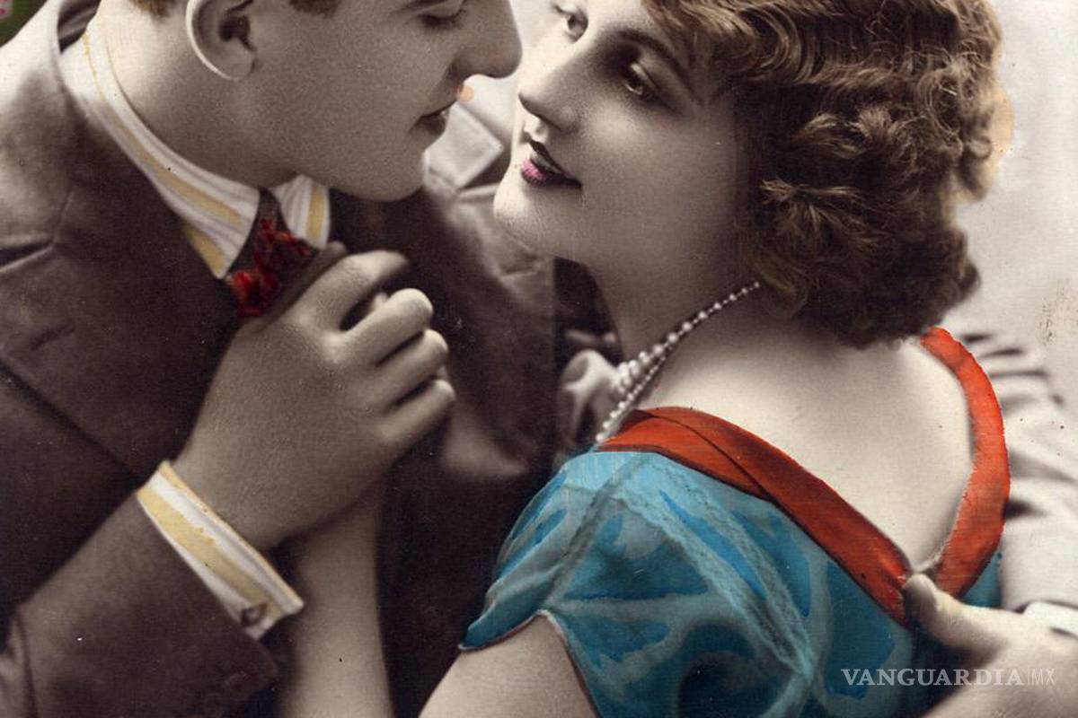 ¿Pose de amor para la cámara?Así se tomaban fotografías las parejas saltillenses en 1915 y 1918