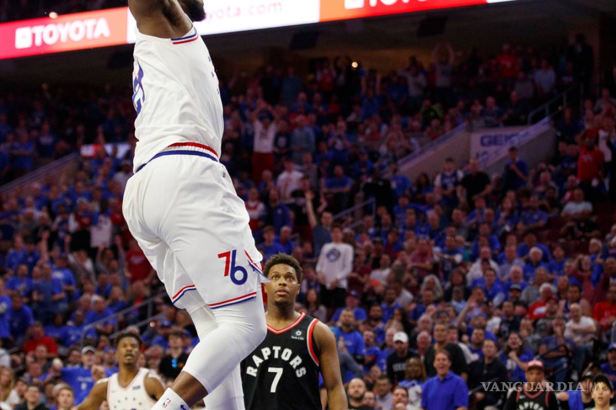Joel Embiid pone arriba a los 76ers sobre los Raptors