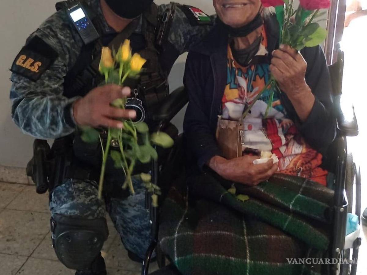 $!Personal de seguridad interactuó con automovilistas, estudiantes y familias en diversos puntos de Saltillo, promoviendo la confianza ciudadana.