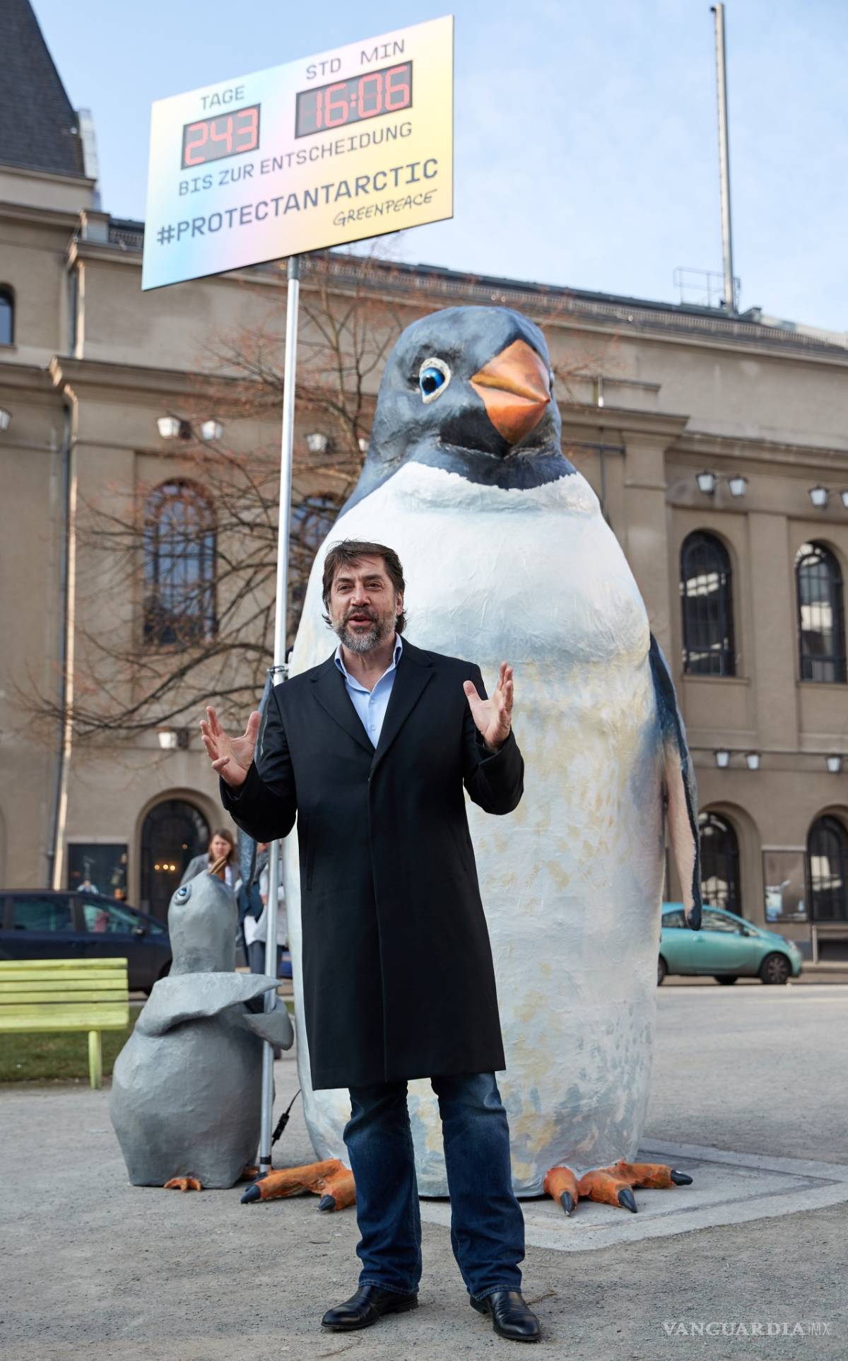 $!Promueve Bardem en Berlín protección del fondo marino de la Antártida