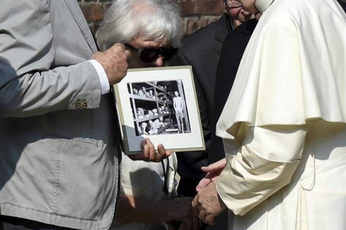 $!Prisioneros de Auschwitz se unen al papa contra el odio