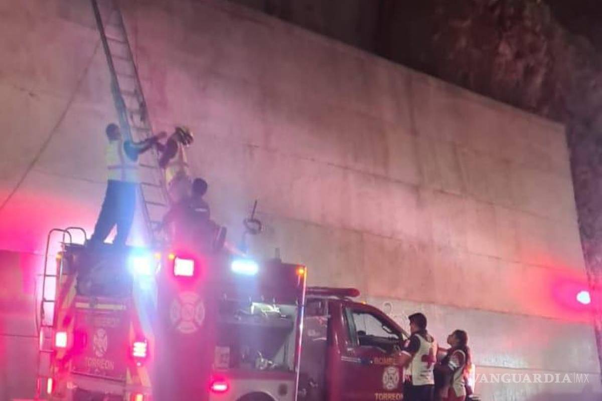 Rescatan a joven que al practicar rapel en el Cerro de las Noas terminó colgada