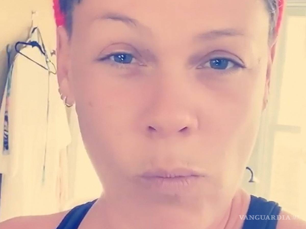 $!Coronavirus: Por cuarentena famosos cortan y tiñen su propio cabello por falta de peluqueros