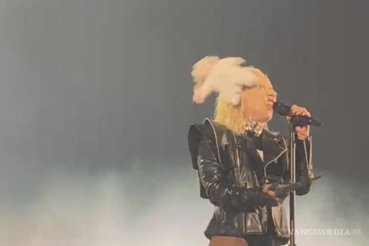 Le pegan a Lady Gaga con muñeco del Dr. Simi... ¡En Canadá! (Video)