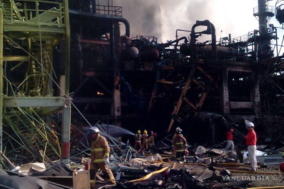 $!Explosión en planta petroquímica Pajaritos deja 3 muertos y 136 heridos (FOTOS)