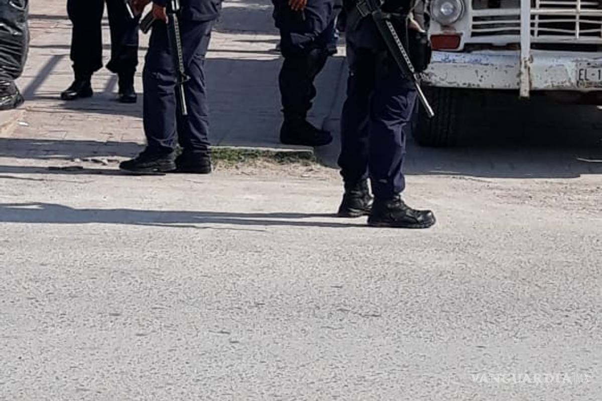 $!Policía agrede a manifestantes y reporteros en manifestación, en Francisco I. Madero, Coahuila