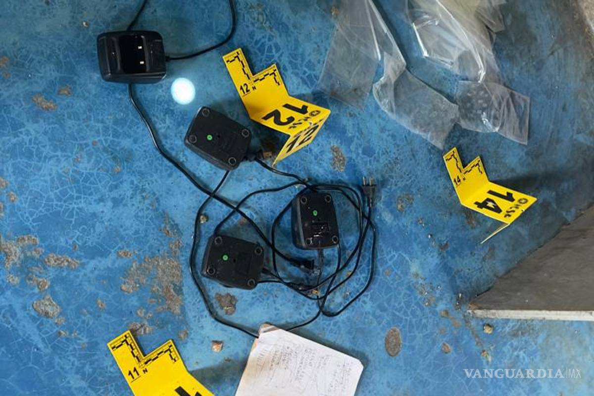 Catean vivienda en Apodaca, Nuevo León; hallan armas y drogas