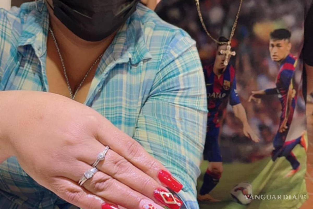 $!Viral: Niño aplica uñas de acrílico para ayudar en operación de su hermanito