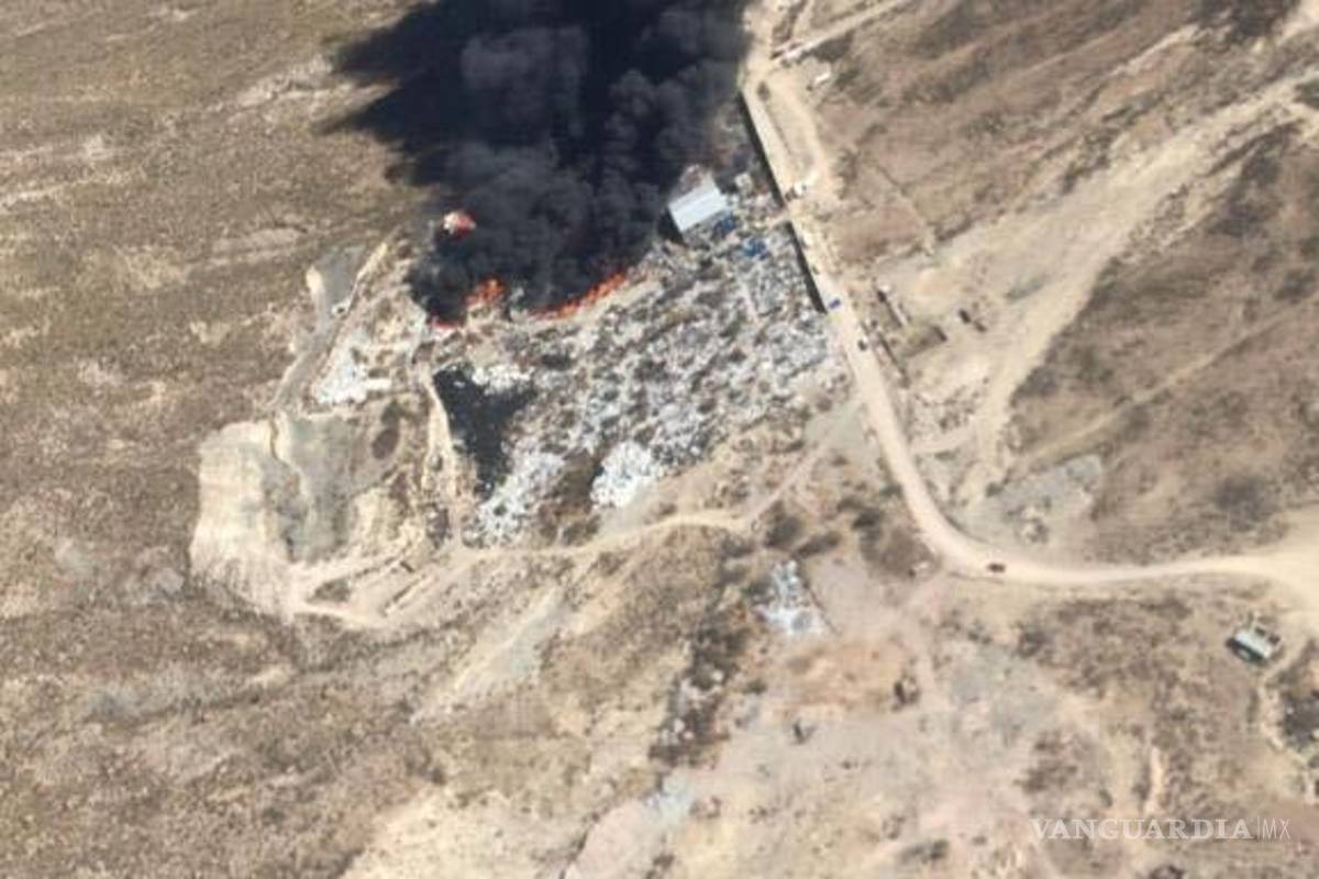 Descartan población en riesgo por incendio recicladora de Ramos Arizpe