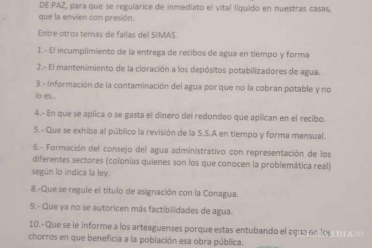 Exigen vecinos de Arteaga regularizar servicio de agua