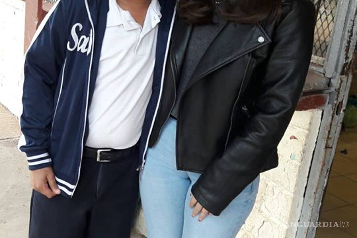 'La pareja más cool'; Maestra ayudó a alumno en concurso luego de que compañeras lo rechazaran