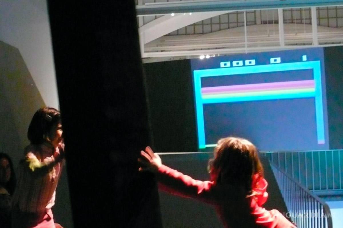 $!El enorme control de juegos de video producido creado por la profesora del Dartmouth College Mary Flanagan fue incluido en el registro Guinness de Récords Mundiales del 2022 como el joystick mayor de mundo. AP/Mary Flanagan