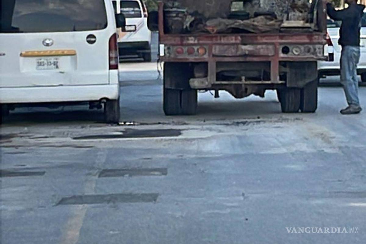 $!Al filo de las 18:00 horas, durante la tarde del jueves 18 de mayo, se reportó que el bache fue cubierto en su totalidad.