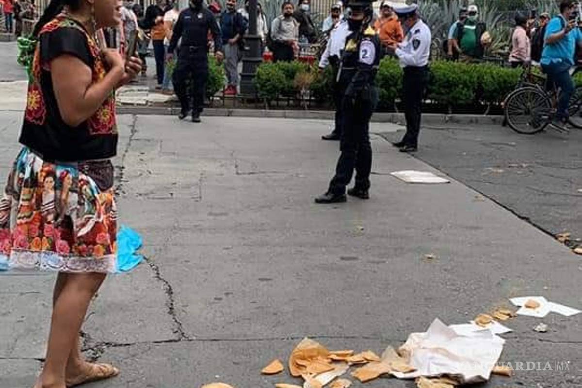 Decomisan mercancía a “Lady Tacos de Canasta”, ciudadanos la auxilian y policías son investigados