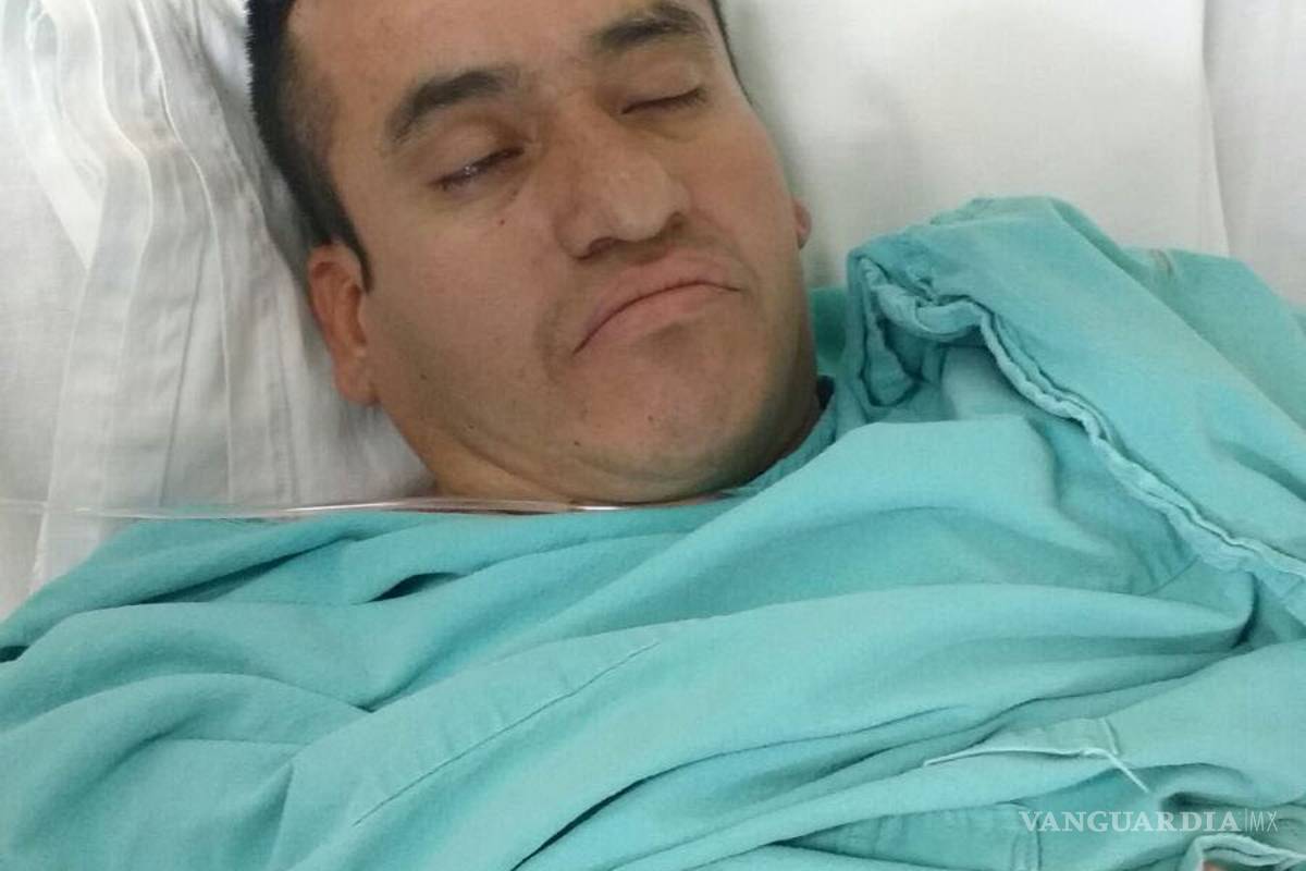 Presume poli su pistola a menor en Parras; le da un balazo