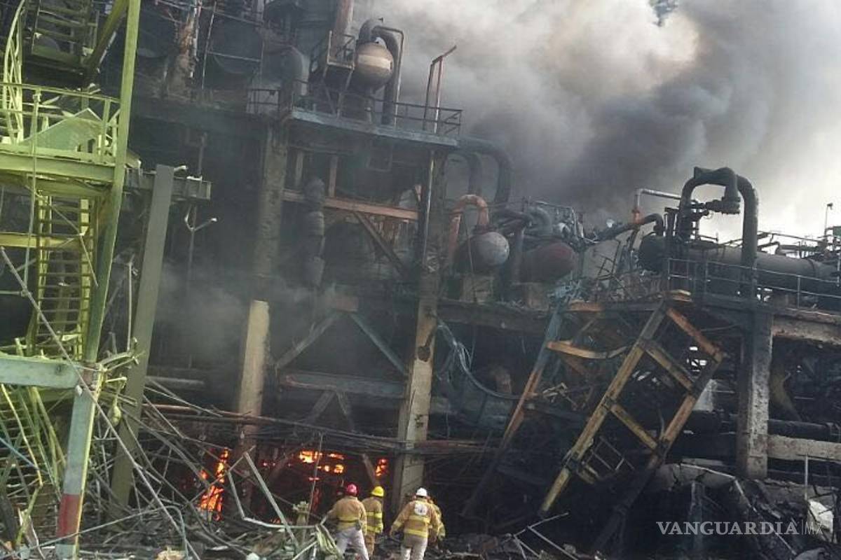 $!Explosión en planta petroquímica Pajaritos deja 3 muertos y 136 heridos (FOTOS)