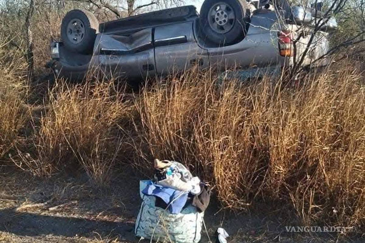 Volcadura en la carretera 57 Allende-Nueva Rosita deja madre e hijo lesionados