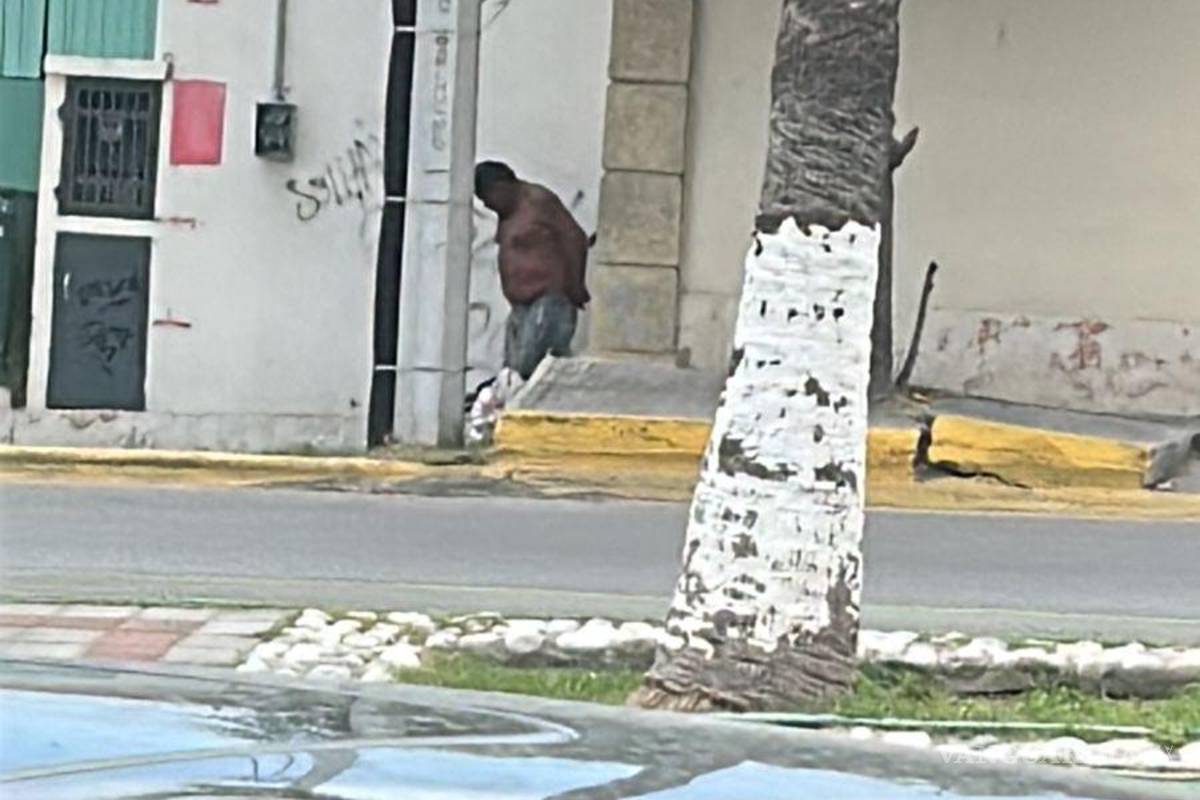 ‘El Morín’, indigente conocido en Monclova, causa revuelo al desnudarse (video)
