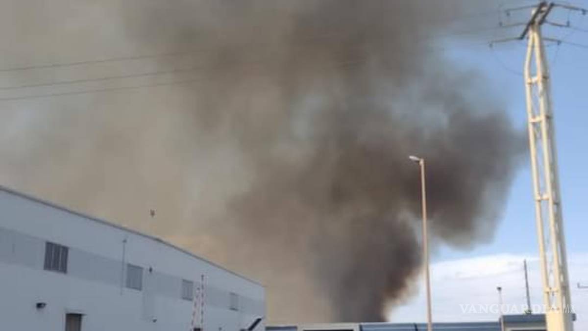Saltillo: supuesto incendio en Stellantis moviliza a Bomberos; era en un terreno baldío