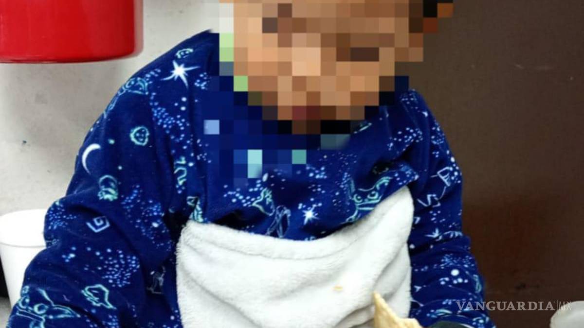 Detienen a mujer por abandonar a su hijo de dos años en la puerta de una casa en Nuevo León