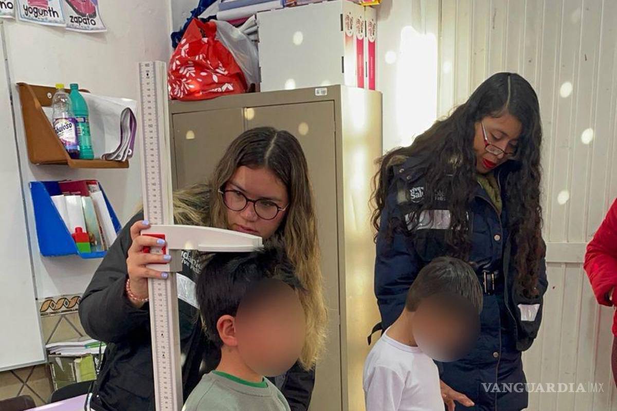 $!Llevan servicios de salud a escuelas primarias con estrategia del IMSS