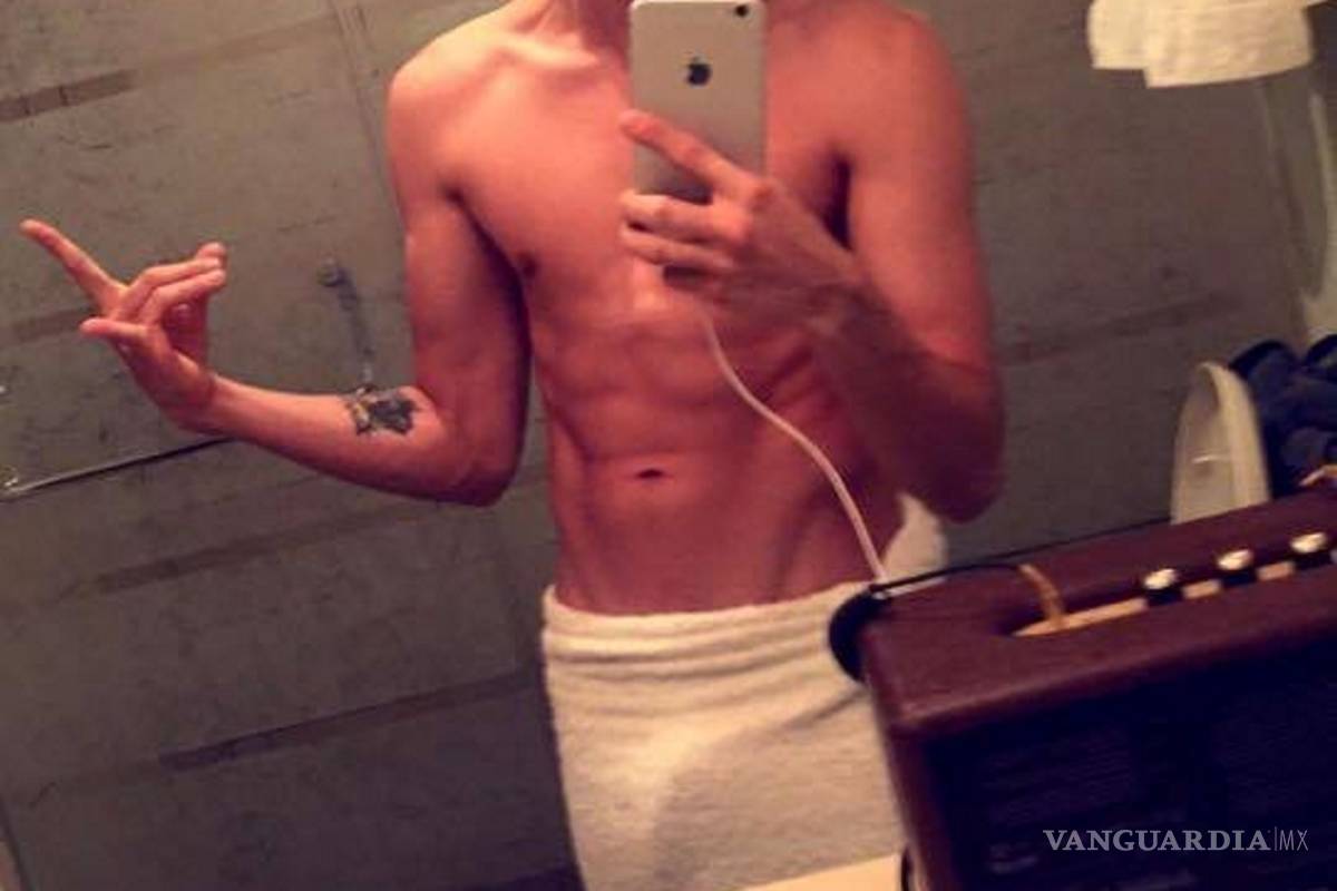 Mario Bautista mostró de más en selfie