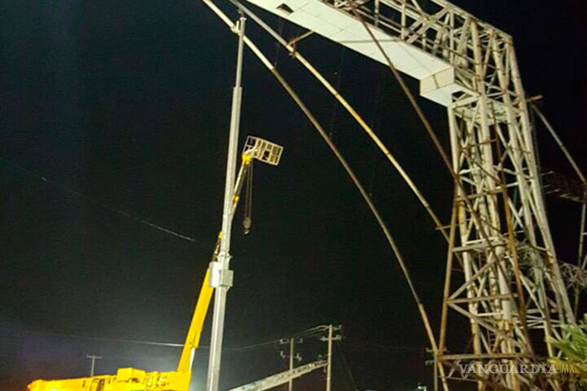 Retiran “La Puerta de Torreón”, para prevenir accidentes