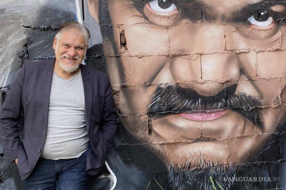 $!“Fue así como se enteró y con la suerte de que estaba en Monterrey, lamentablemente cuando comenzó a preguntar dónde estaba el mural nosotros ya nos habíamos regresado a Saltillo, por lo que no llegamos a conocerlo”, señaló el artista.