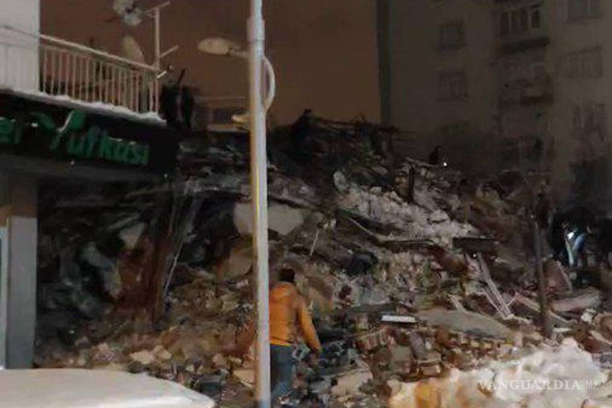 Terremoto de 7.8 de magnitud sacude el centro de Turquía