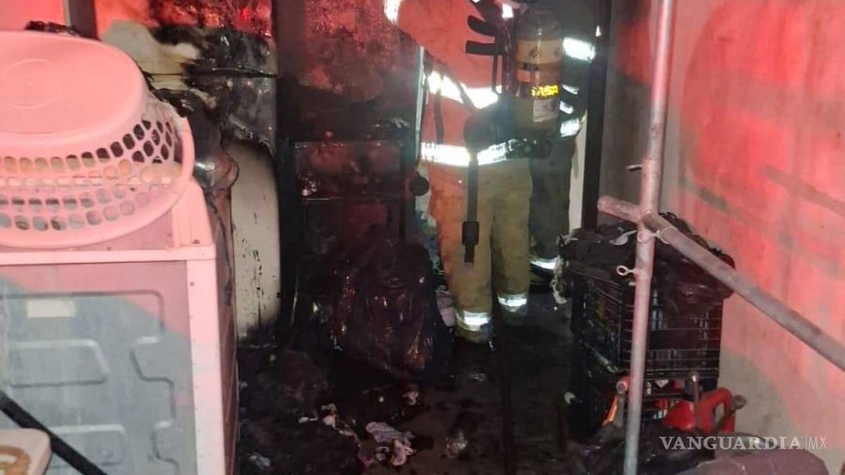 Flamazo convierte su hogar en una ‘trampa de fuego’; hombre acaba quemado, en la Analco