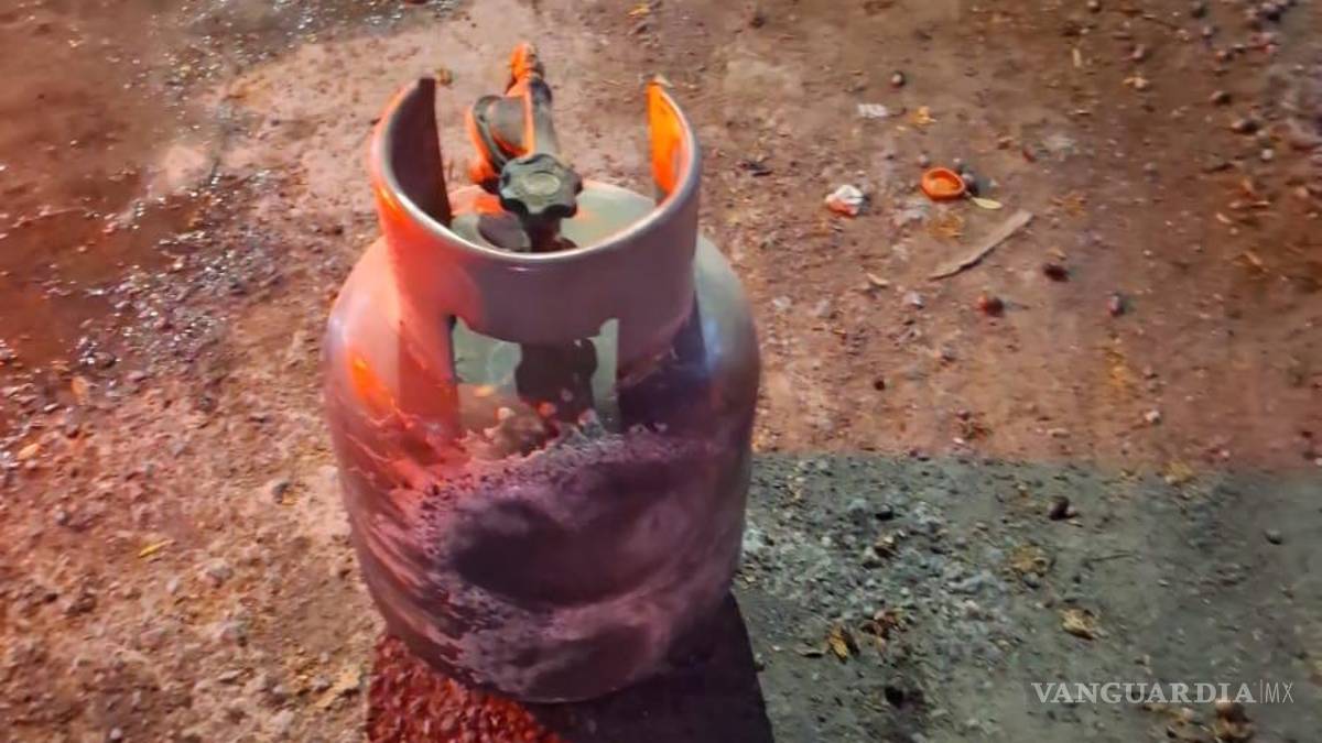 Flamazo convierte su hogar en una ‘trampa de fuego’; hombre acaba quemado, en la Analco