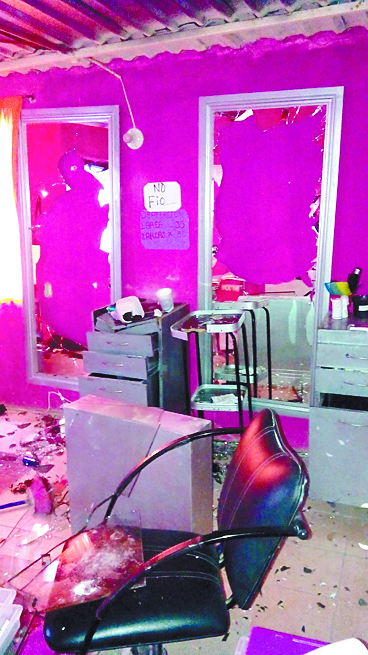 Acusa a mujer policía de ordenar allanamiento de su casa en Saltillo