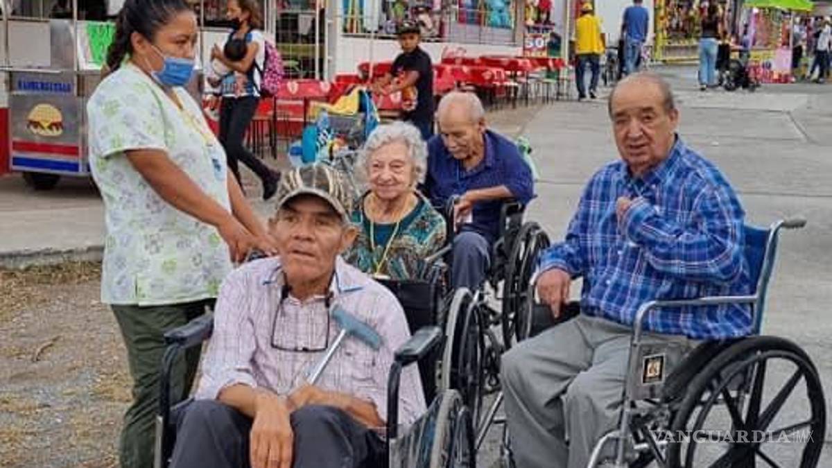 ‘Gozamos como chiquillos’; adultos mayores de asilo visitaron la Feria Saltillo (video)