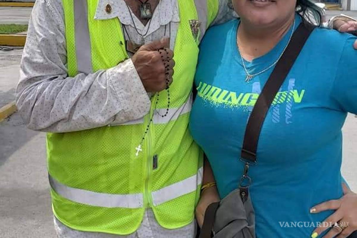 Peregrino polaco pasa por Monclova y Castaños