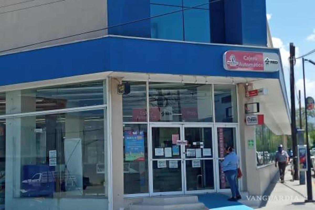 $!Clausuran Banorte, Famsa y otros establecimientos en Monclova por no aplicar medidas preventivas por contingencia