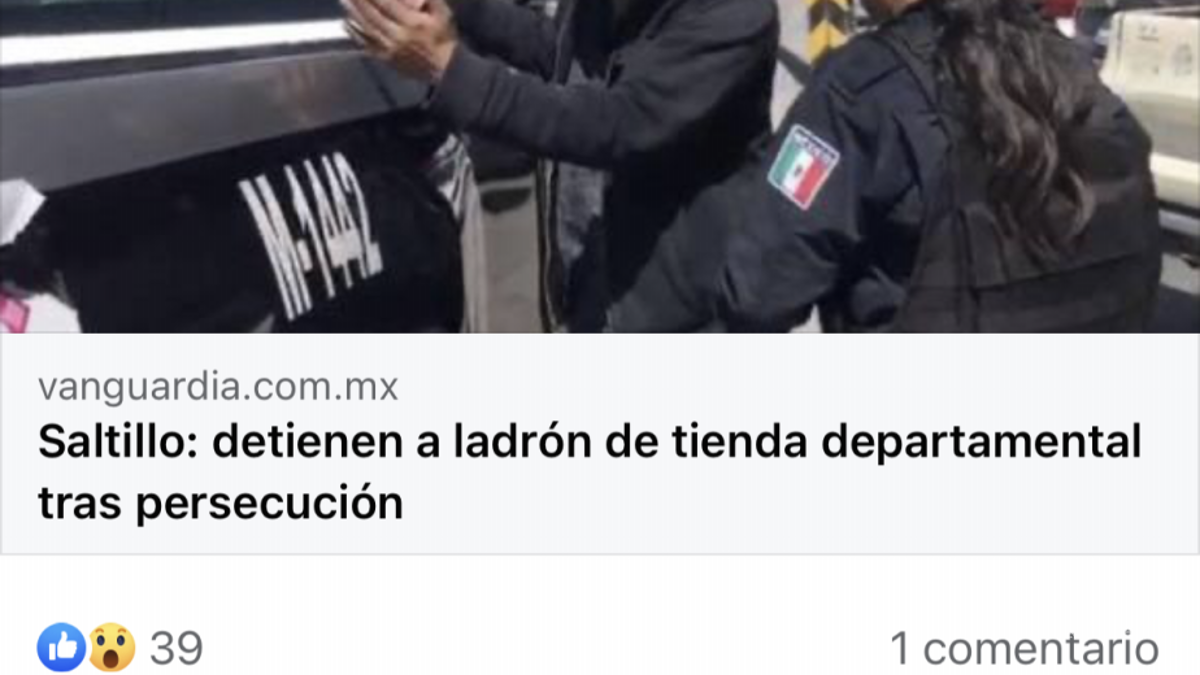 Taxista no respeta alto y vehículo lo embiste en Saltillo