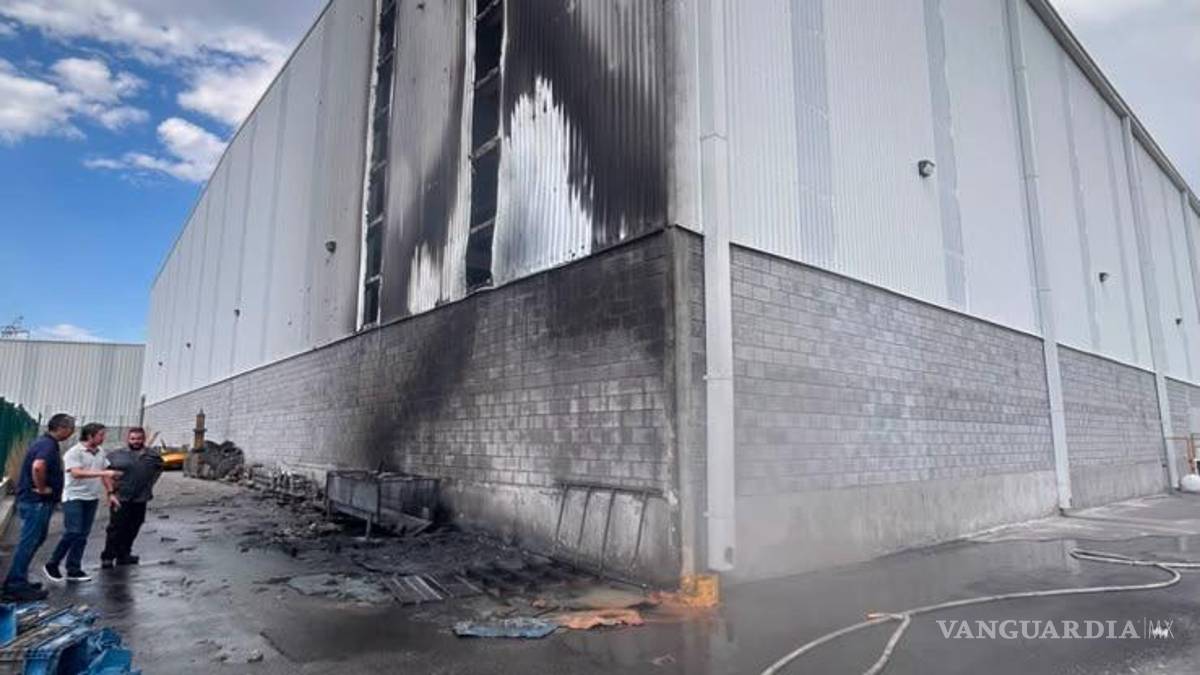 Evacuan a 60 empleados por incendio en Ramos Arizpe