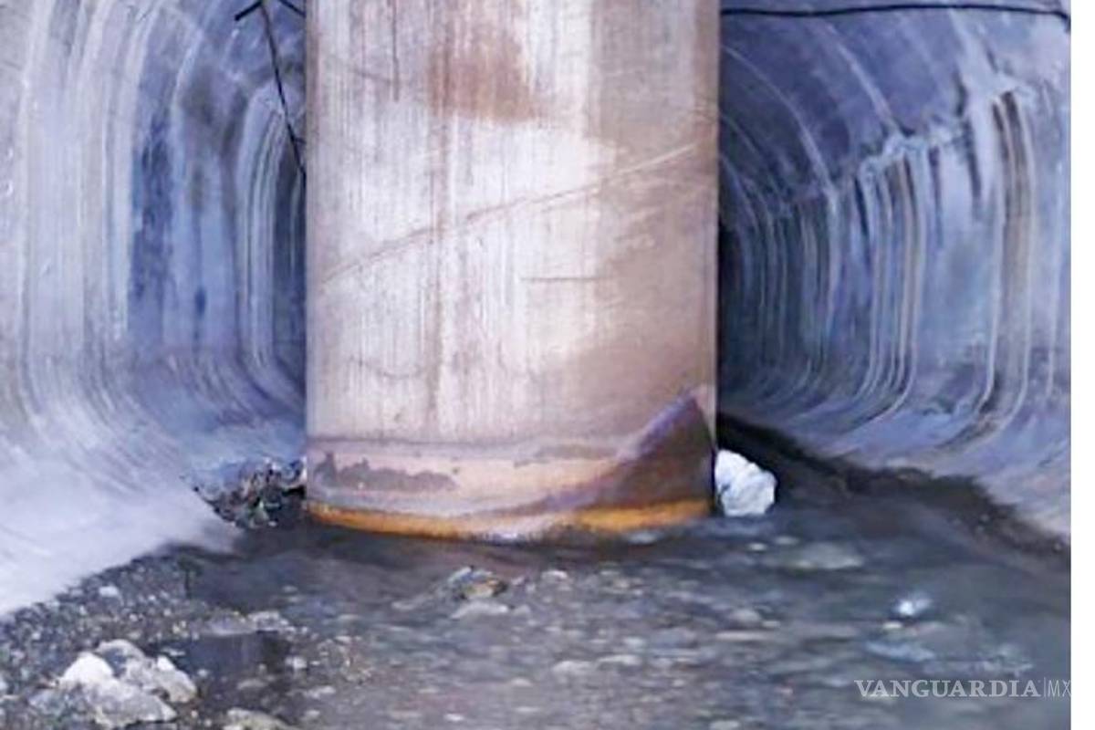 Construyen Metro de NL ¡en drenaje pluvial!