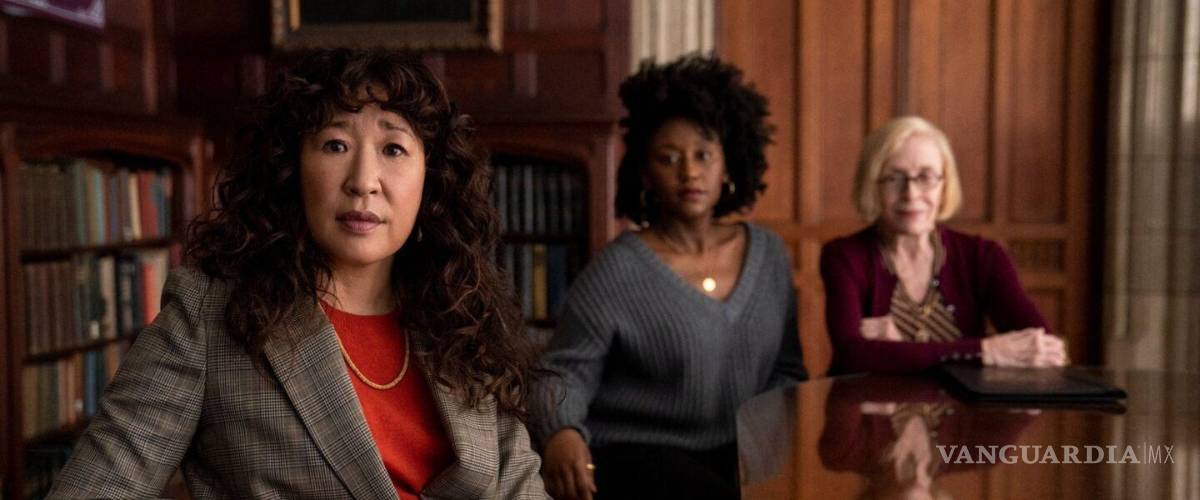 $!‘La Directora’, una comedia creada y escrita por la actriz Amanda Peet en la que Sandra Oh interpreta a la nueva directora del departamento de inglés de la ficticia universidad Pembroke.