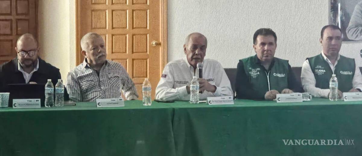 $!Eliud Aguirre Vázquez encabezó en Torreón una mesa de trabajo con alcaldes laguneros para fortalecer la prevención del dengue y la rickettsia.