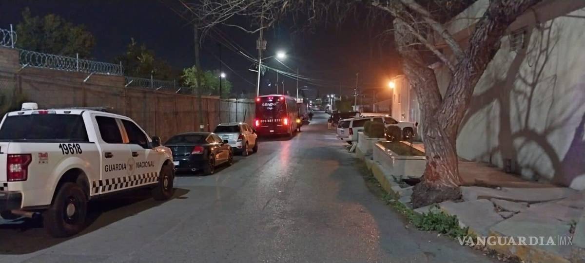 $!En el lugar detuvieron un camión de pasajeros que se dirigía a Saltillo.