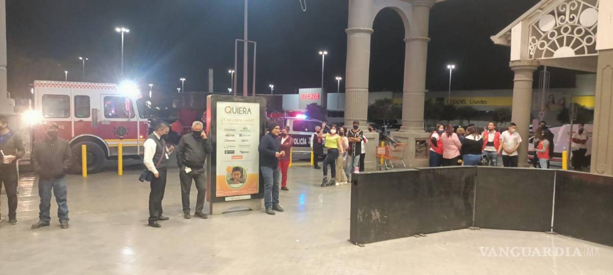 $!Los clientes fueron evacuados a tiempo.