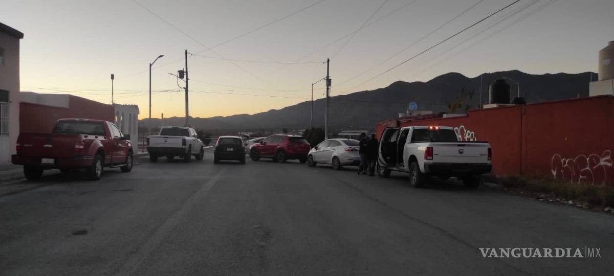 $!En las calles Catedral de Santiago y Mandarina, de la Saltillo 2000, fue localizado el cadáver.