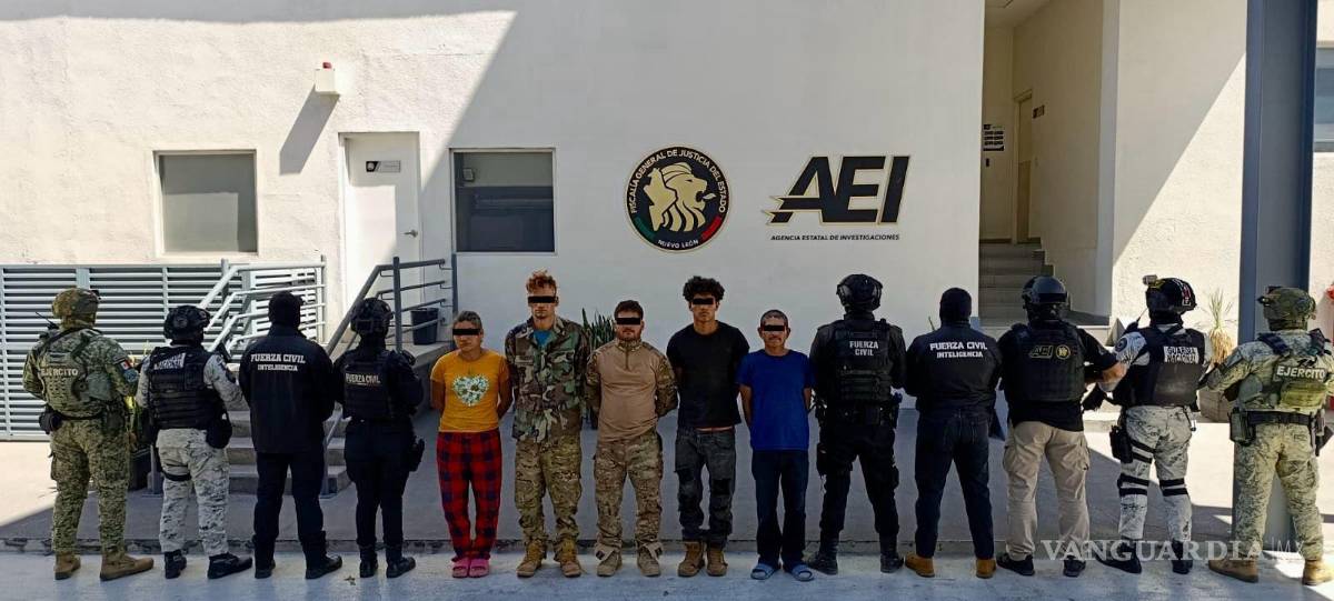 $!Un saldo de un hombre abatido, 10 detenidos, entre ellos una mujer, dejó un enfrentamiento entre autoridades y civiles armados en Lampazos de Naranjo y Montemorelos, Nuevo León.