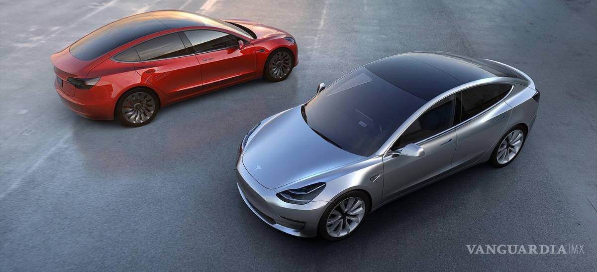 $!El Tesla Model 3 seguirá sin ser tan accesible como se pretendía: Elon Musk